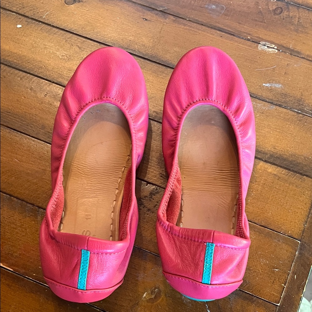 Fuchsia tieks Leather Ballet Flats
